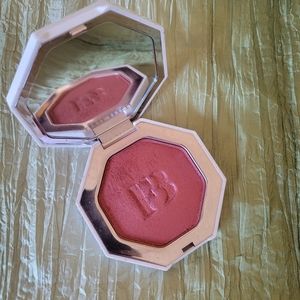 Fenty highlighter